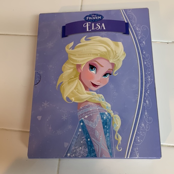 Frozen boxed 5 book set in great condition!